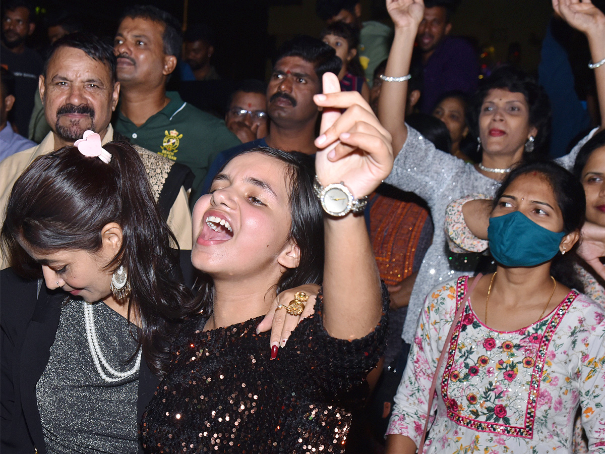 New_20Year_20Celebrations_20in_20Hyderabad_20Photos_11.jpg 12