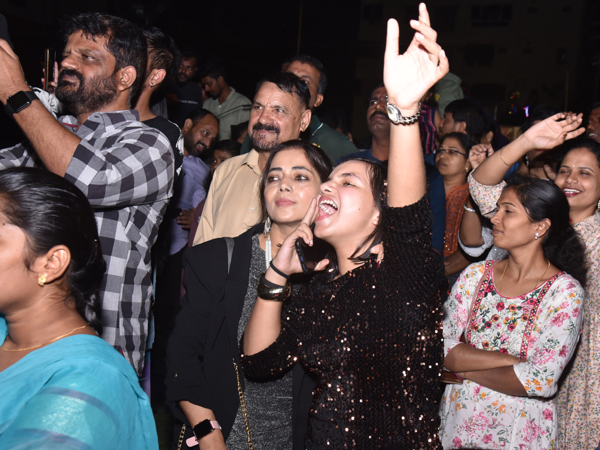 New_20Year_20Celebrations_20in_20Hyderabad_20Photos_13.jpg 14