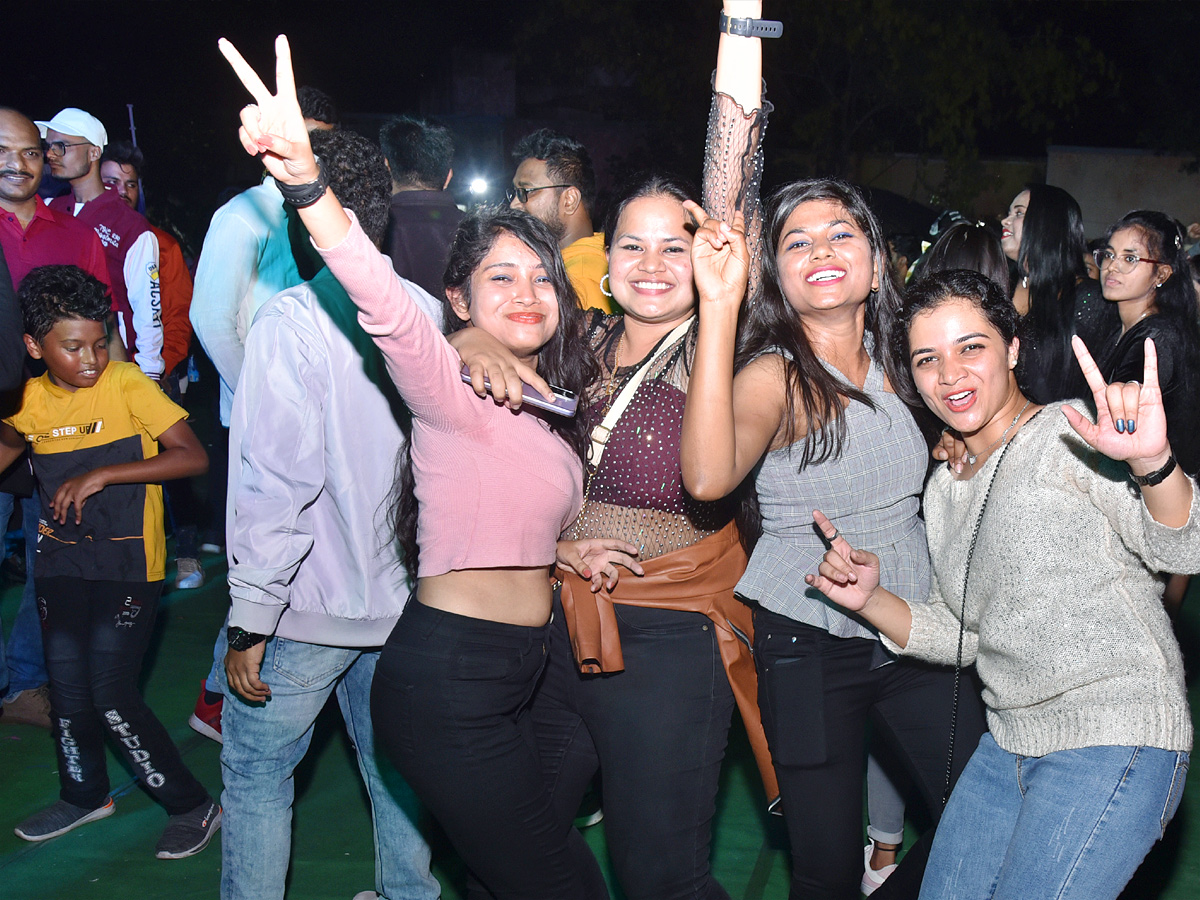 New_20Year_20Celebrations_20in_20Hyderabad_20Photos_17.jpg 18