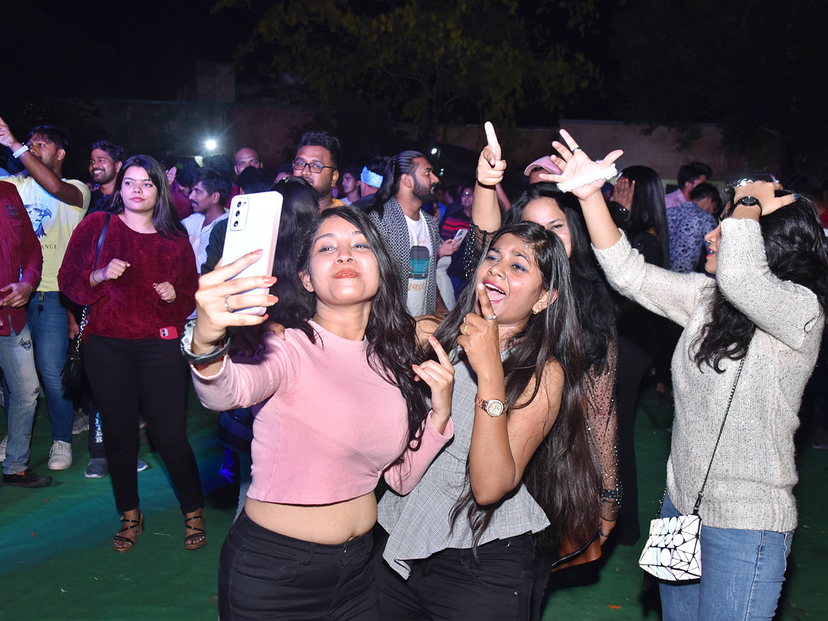 New_20Year_20Celebrations_20in_20Hyderabad_20Photos_20.jpg 21