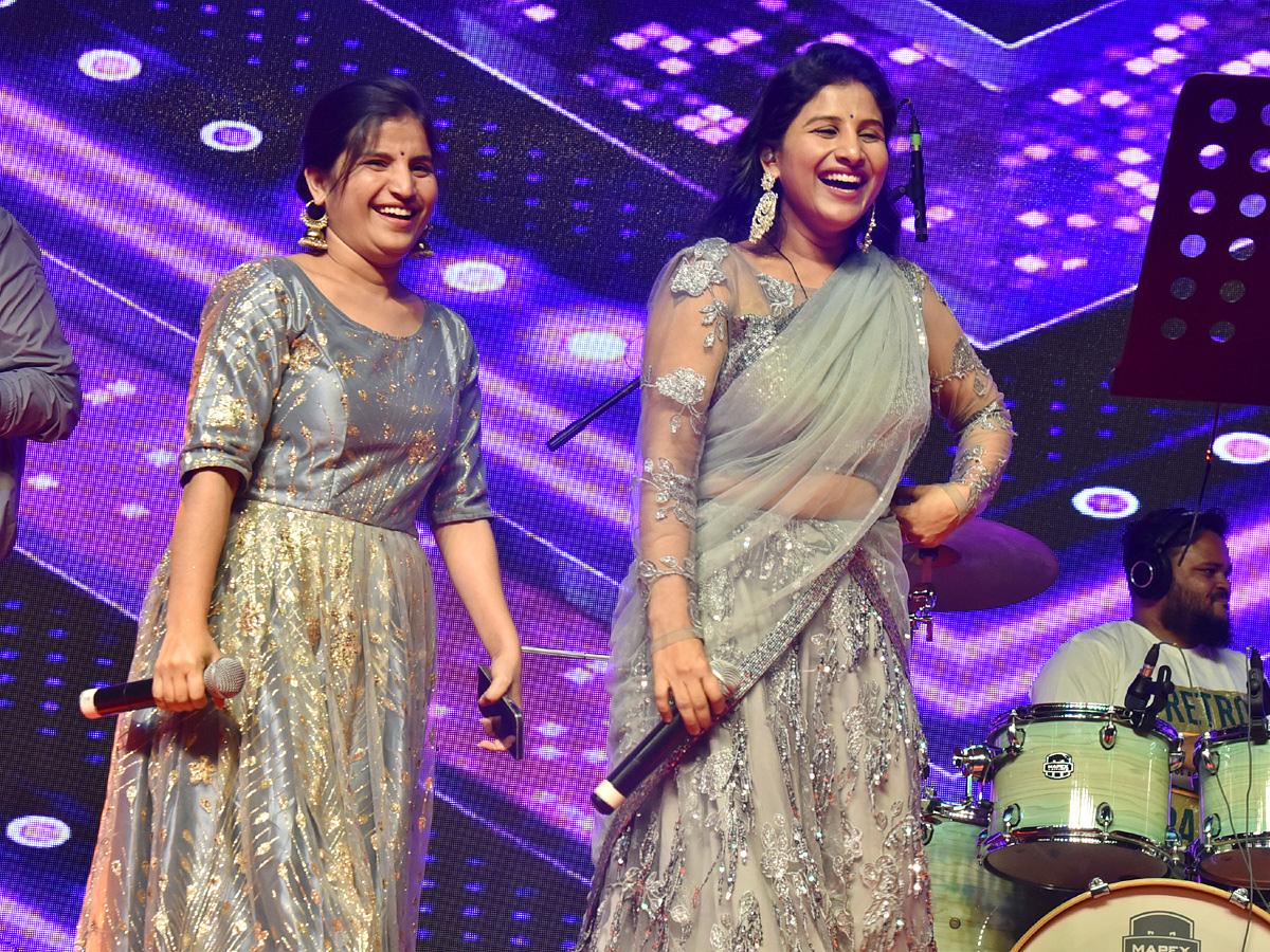 New_20Year_20Celebrations_20in_20Hyderabad_20Photos_22.jpg 23