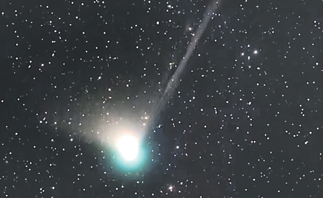 COMET1.jpg