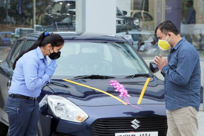 Car-registrations-vehicle-sales.jpg