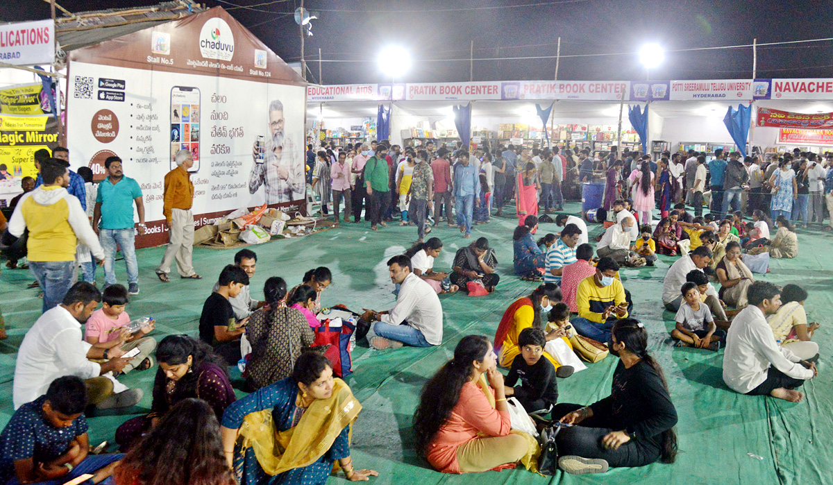 HYD-BOOK-FAIR-2022-AT-NTR--.jpg 10