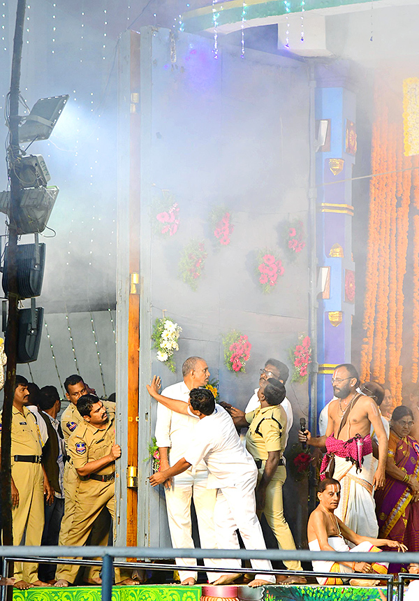 Vaikunta_20Ekadasi_202023_20Celebrations_20at_20Bhadrachalam_26.jpg 26