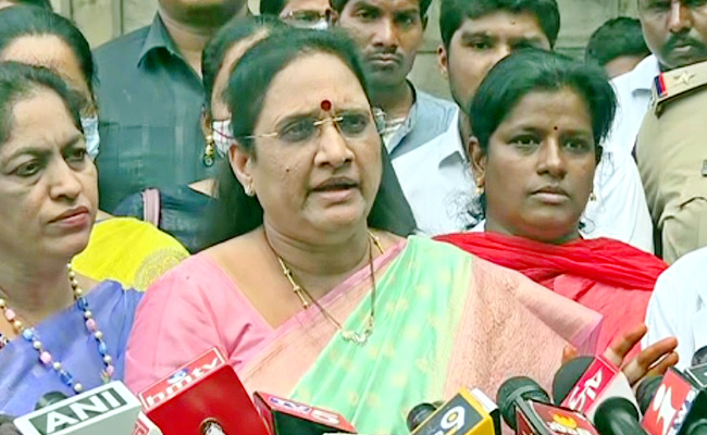 Vasireddy-Padma.jpg
