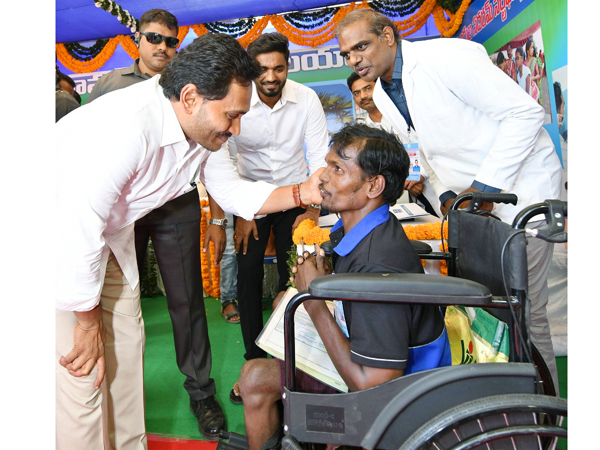 CM_20YS_20Jagan_20Rajahmundry_20Tour_20Photos_15.jpg 26