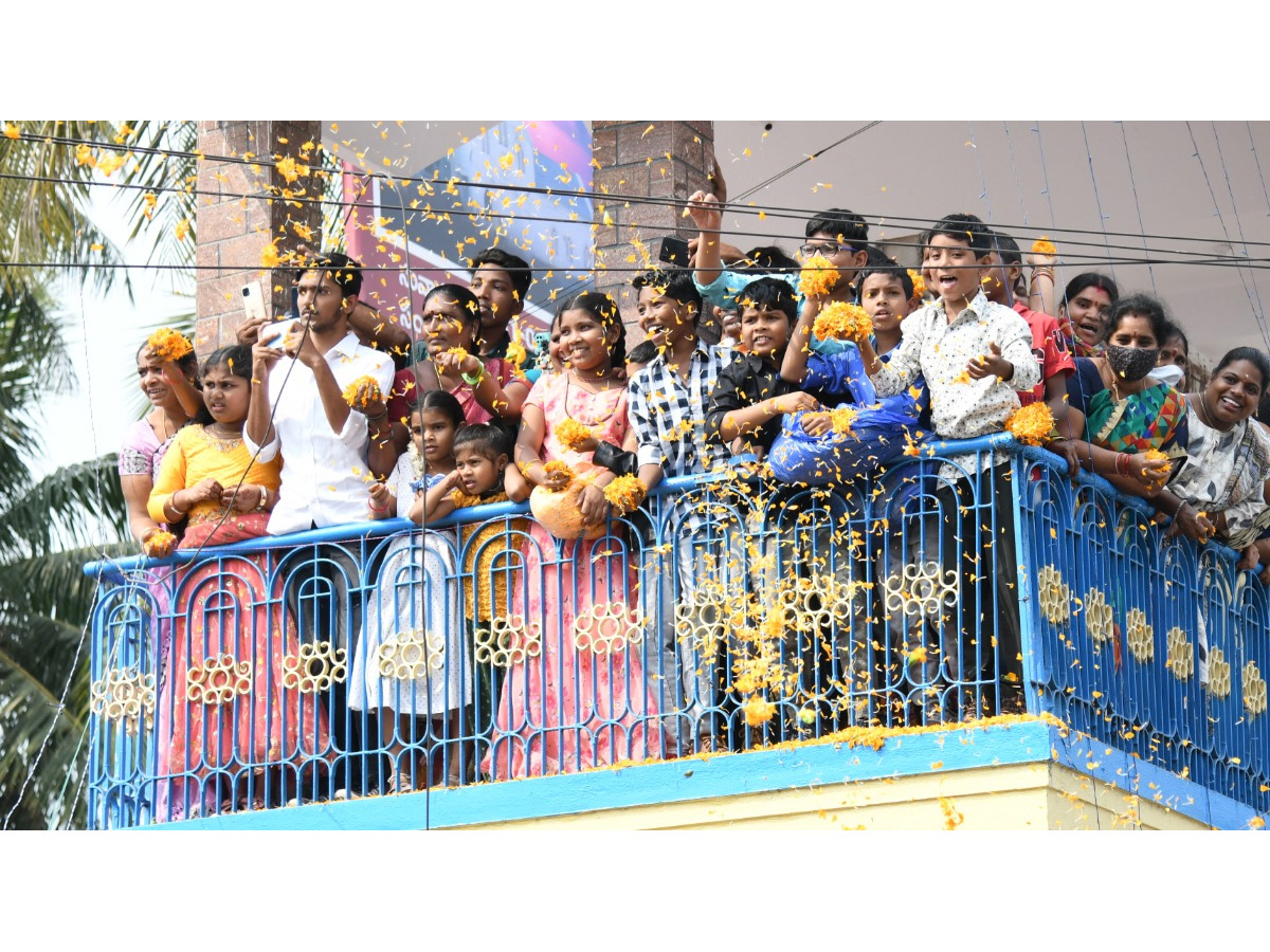 CM_20YS_20Jagan_20Rajahmundry_20Tour_20Photos_25.jpg 8