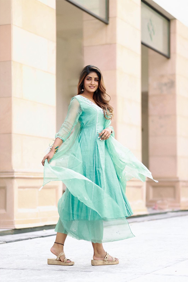 Telugu_20Actress_20Dimple_20Hayathi_20Latest_20Pics_11.jpg 11