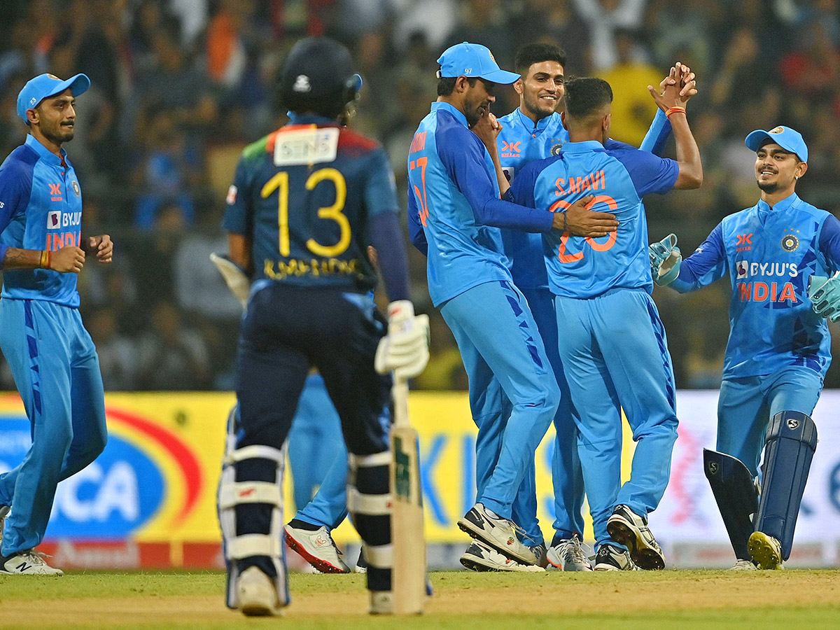 India_20and_20Sri_20Lanka_20First_20Twenty20_20international_20Cricket_20Match_20Pics_13.jpg 13