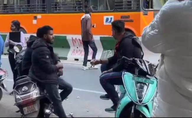 Bus.jpg