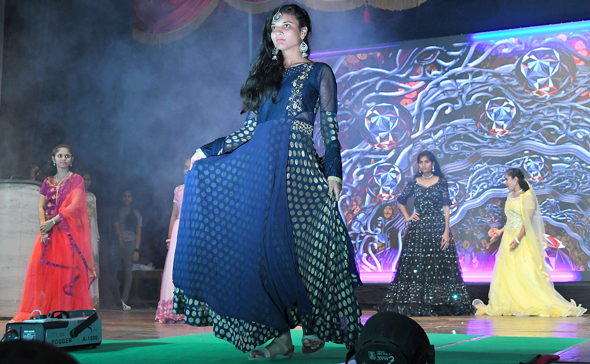 Celebrations_20At_20Vijayawada_20Siddhartha_20College_20Photos_12.jpg 12