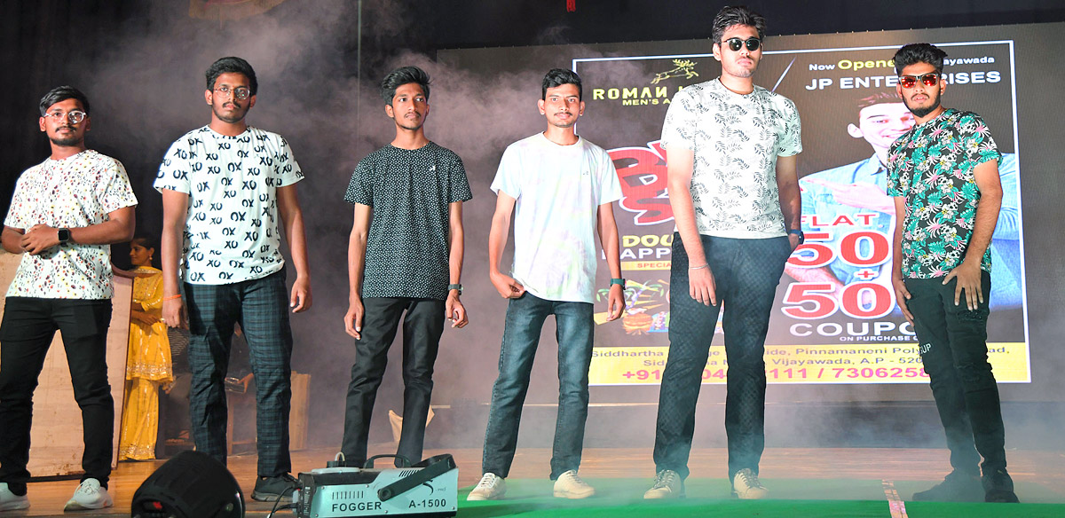 Celebrations_20At_20Vijayawada_20Siddhartha_20College_20Photos_6.jpg 6