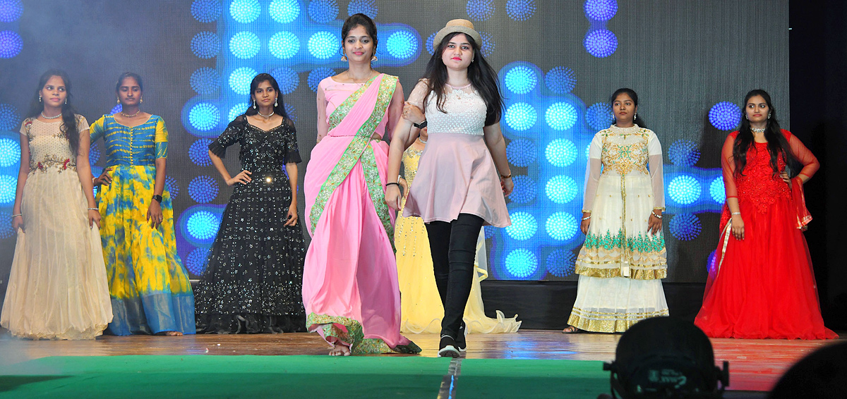 Celebrations_20At_20Vijayawada_20Siddhartha_20College_20Photos_9.jpg 9