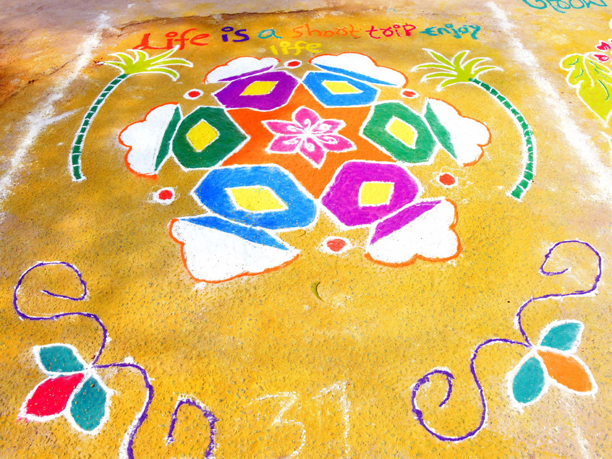 Rangoli_20Competition_20At_20Hyderabad_20Organised_20by_20Sakshi_20Telugu_20News_20Paper_20Photos_13.jpg 14