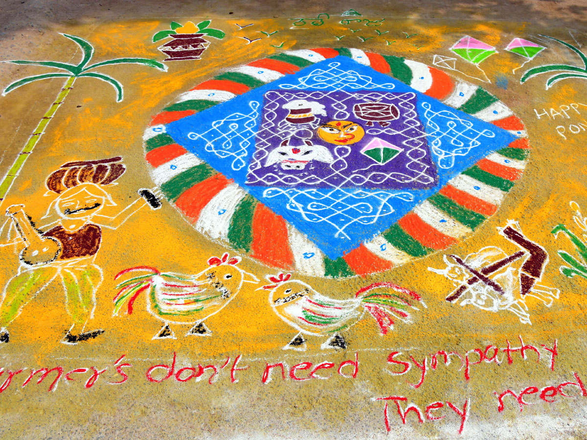 Rangoli_20Competition_20At_20Hyderabad_20Organised_20by_20Sakshi_20Telugu_20News_20Paper_20Photos_21.jpg 22