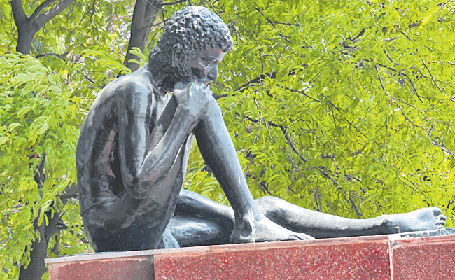 Vemana_Statue.jpg