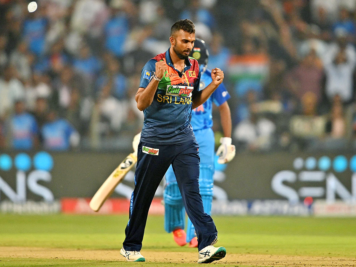 India_20and_20Sri_20Lanka_20Second_20Twenty20_20international_20Cricket_20Match_20at_20Pune_4.jpg 4