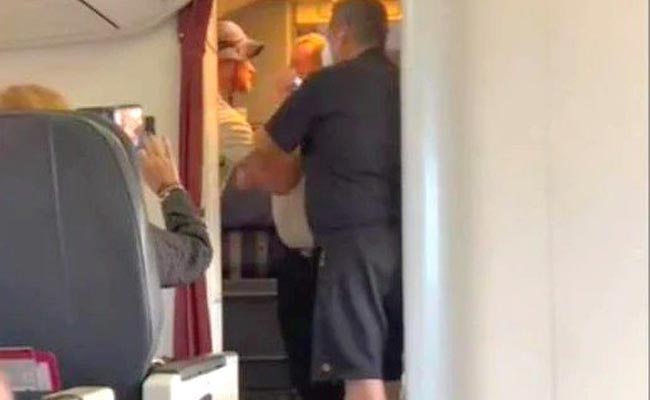 Pilot_Remove_Passenger_Vide.jpg