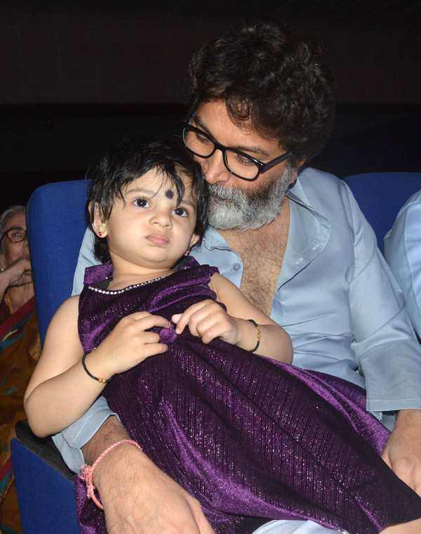 Trivikram_20Srinivas_20Wife_20Soujanya_20Enthralls_20Audiences_20With_20Her_20Kuchipudi_20Dance_9.jpg 9