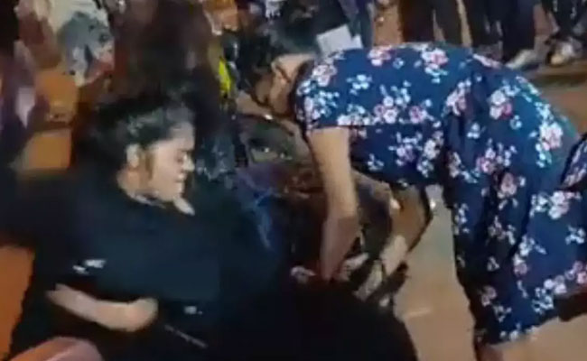 girls-fight.jpg