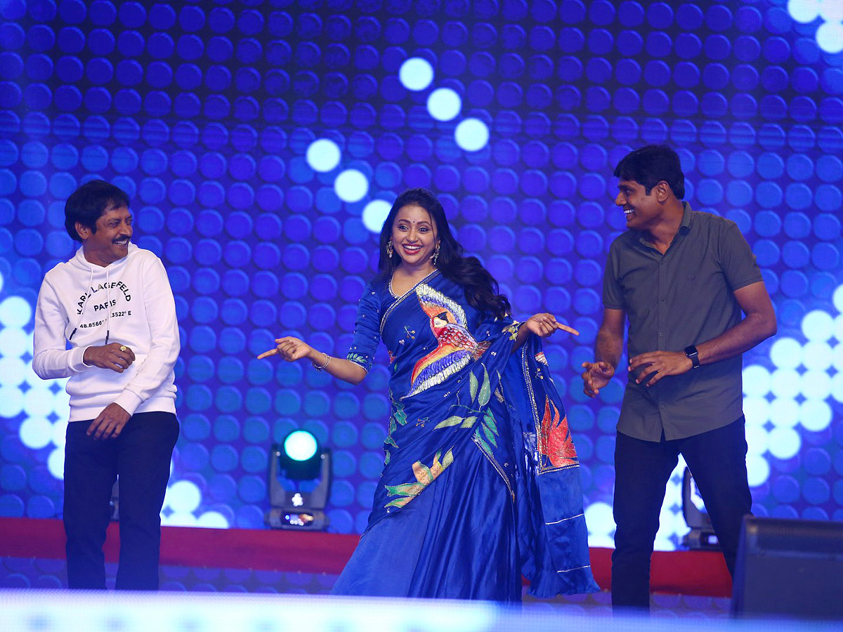 waltair_20veerayya_20pre_20release_20event_20Photos_10.jpg 11