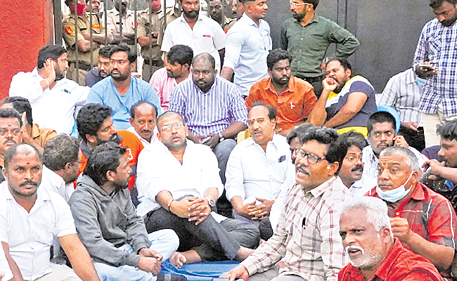 Jakkampudi_Raja.jpg
