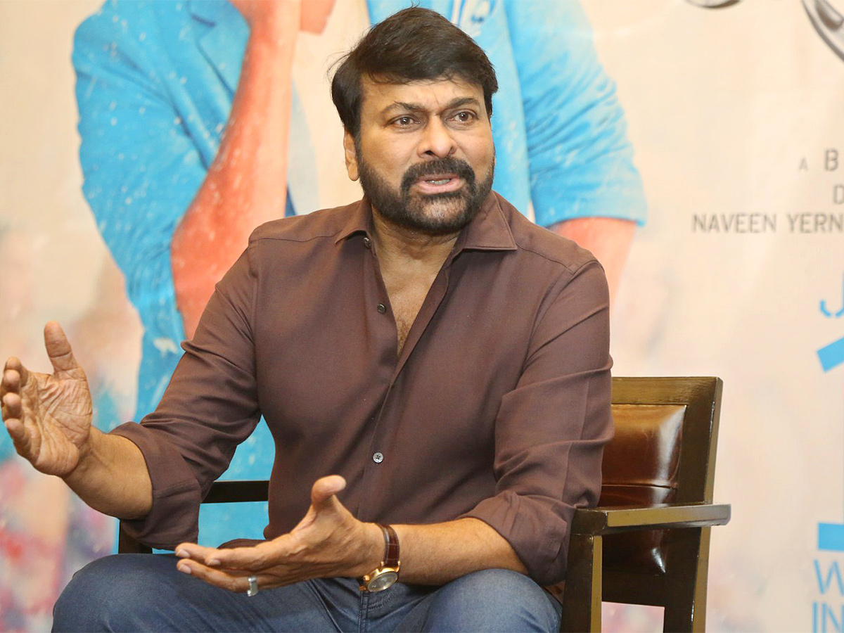 Chiranjeevi_20Interview_20Waltair_20Veerayya_20Photos_20.jpg 19