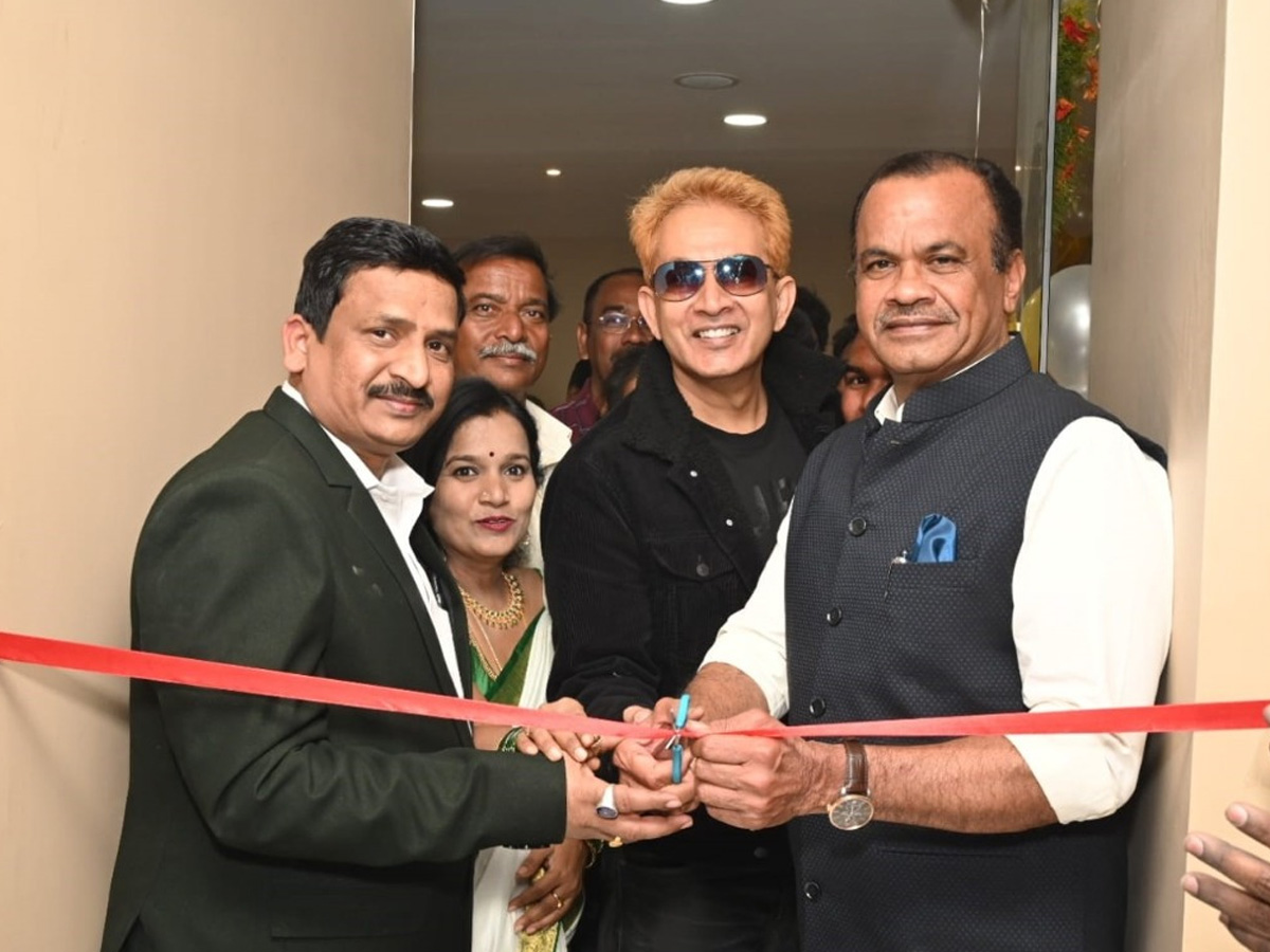 Hair_20stylist_20Jawed_20Habib_20launches_20Hair_20Studio_20in_20Hyderabad_20Photos_1.jpg 2