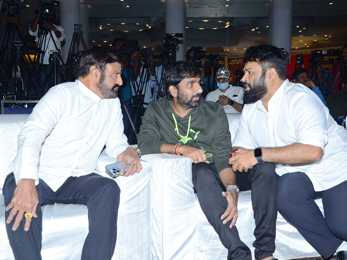 Veera_20Simha_20Reddy_20Success_20Meet_20Photos_16.jpg 16