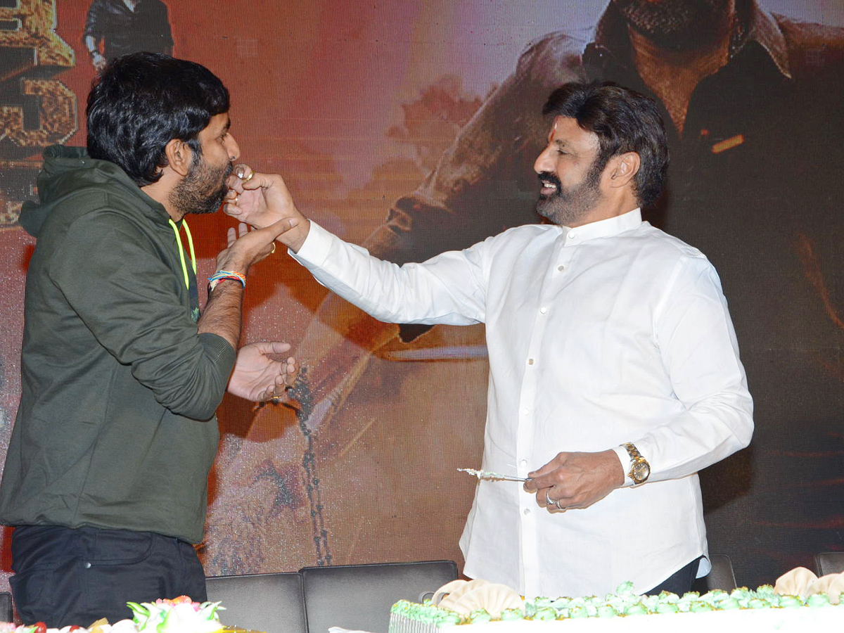 Veera_20Simha_20Reddy_20Success_20Meet_20Photos_3.jpg 4