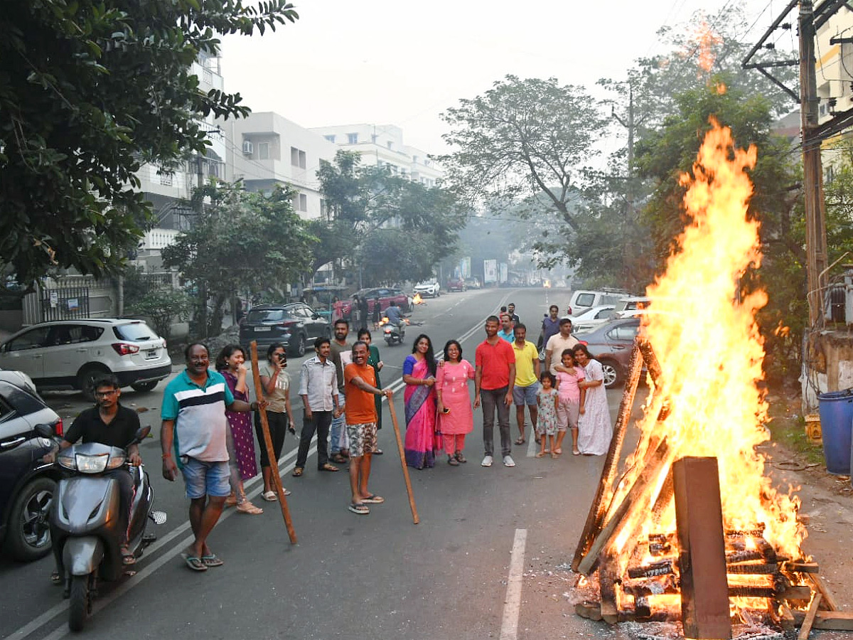 Bhogi_20Celebrations_20in_20vishakapatnam_20Photos_12.jpg 13