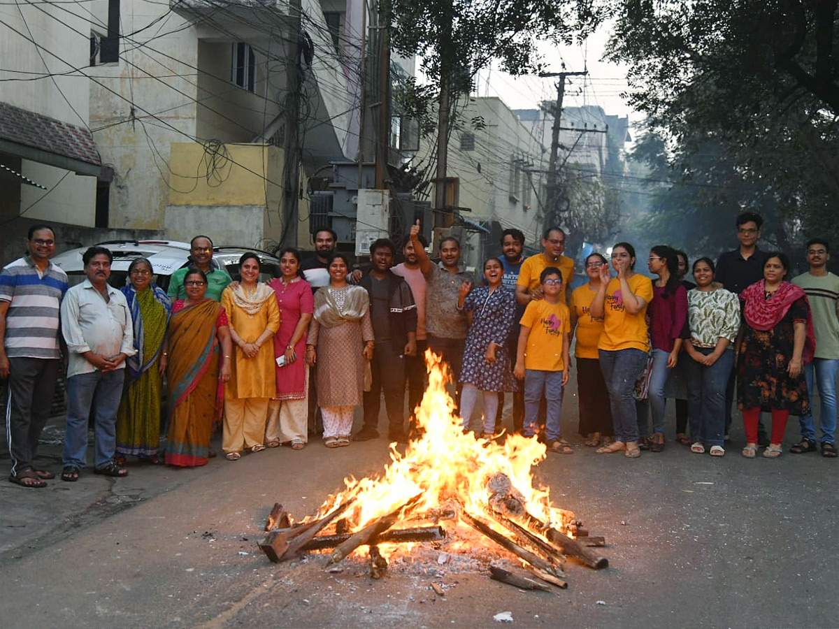 Bhogi_20Celebrations_20in_20vishakapatnam_20Photos_16.jpg 17
