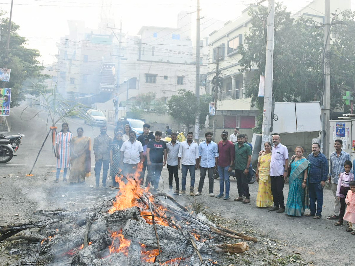 Bhogi_20Celebrations_20in_20vishakapatnam_20Photos_4.jpg 5