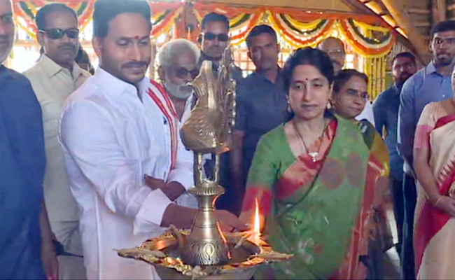 CM-YS-JAGAN_13.jpg
