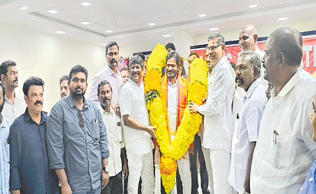 SRINIVAS-GOUD.jpg