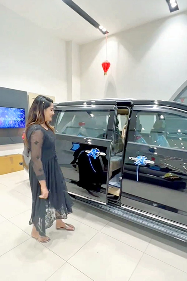Bigg_20boss_20telugu_20fame_20himaja_20buys_20luxury_20car_20on_20sankranthi_20PHotos_9.jpg 10