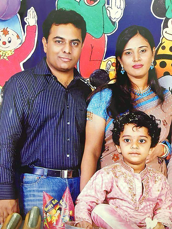 KTR_20Son_20Himanshu_20Rare_20Pictures_24.jpg 24
