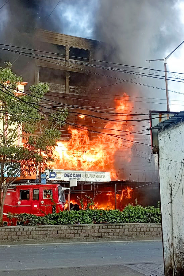 Massive_20Fire_20Accident_20in_20Secunderabad_20Photos_12.jpg 13