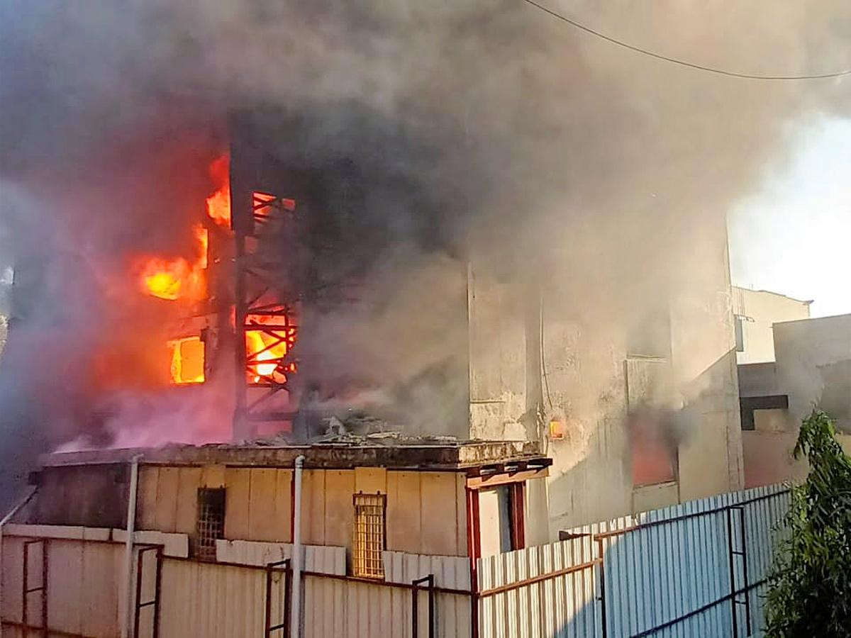 Massive_20Fire_20Accident_20in_20Secunderabad_20Photos_4.jpg 5