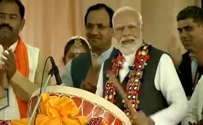 PM_Modi_Drums_Play.jpg
