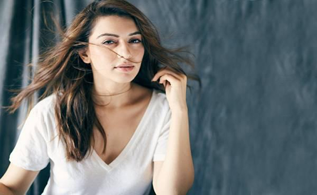 hansika.jpg