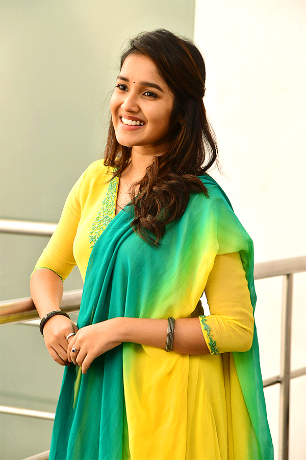 Actress_20Anikha_20Surendran_20Photos_2.jpg 2