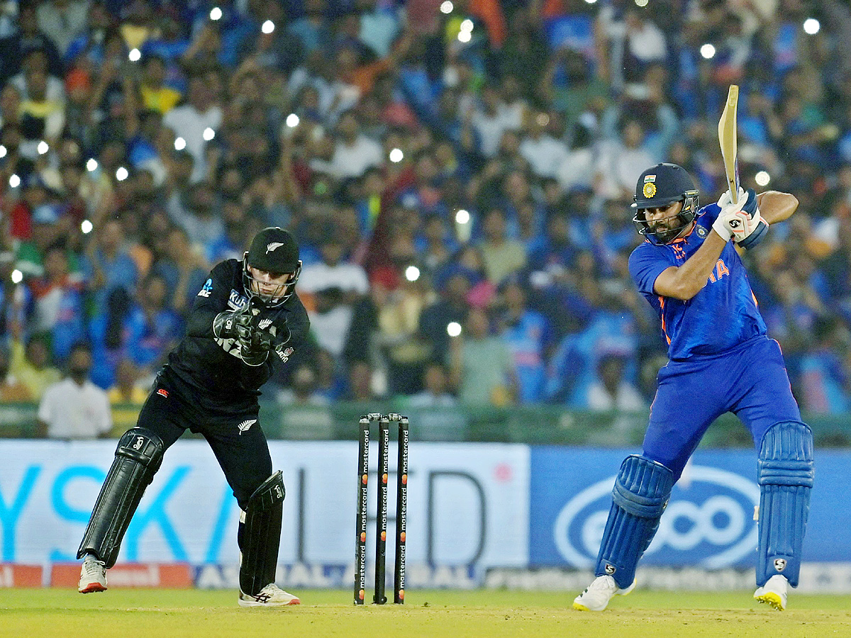 India_20beat_20New_20Zealand_20by_208_20wickets_20in_202nd_20ODI_20Photos_7.jpg 7
