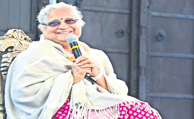 Sudha-Murty-2.jpg