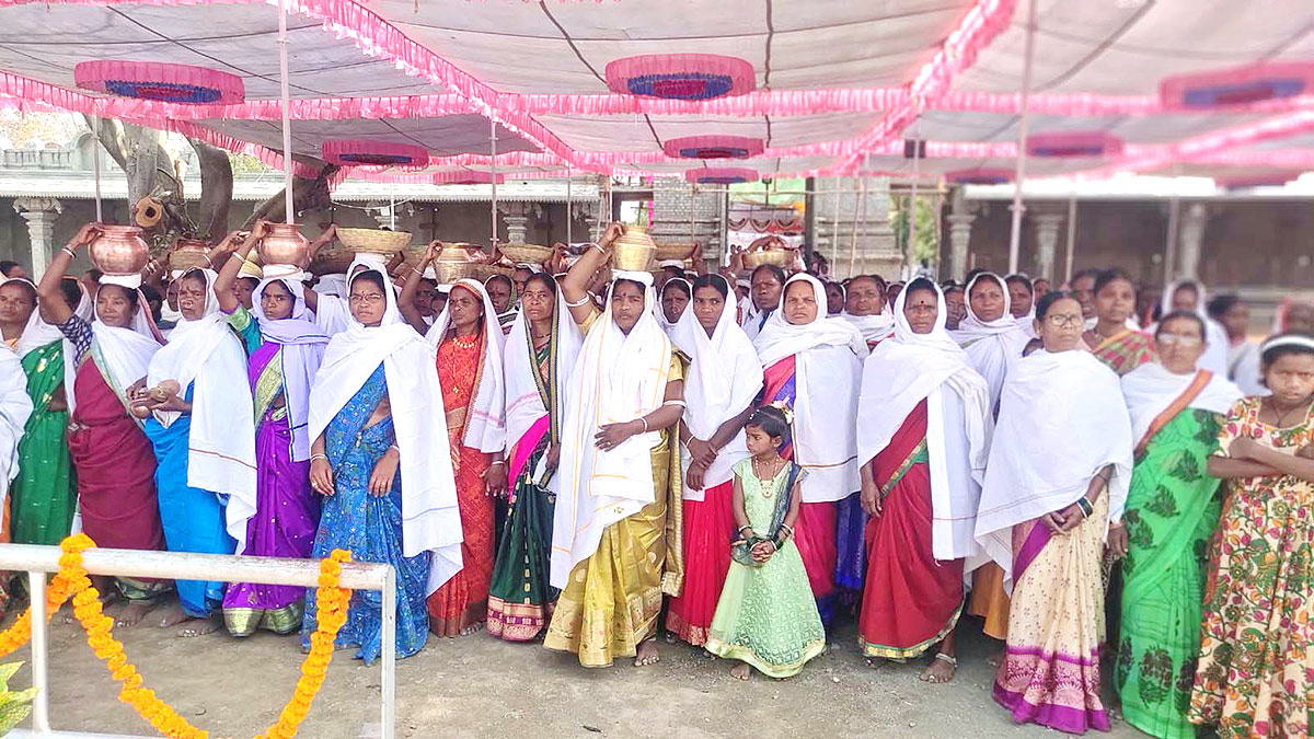 Nagoba_20Jatara_20Concludes_20In_20Telangana_13.jpg 13