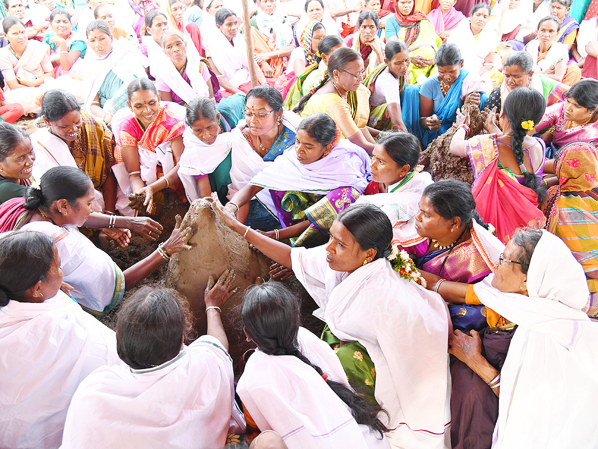 Nagoba_20Jatara_20Concludes_20In_20Telangana_22.jpg 21
