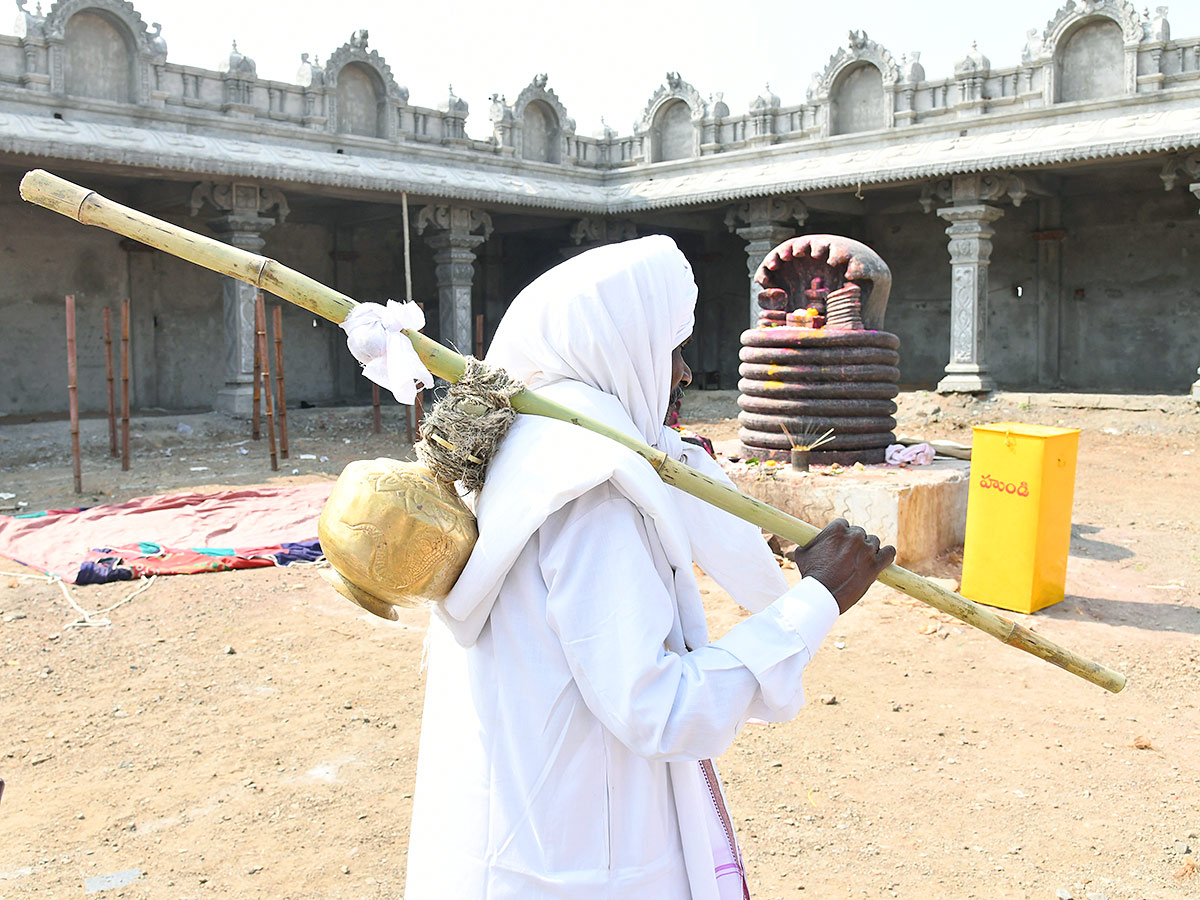 Nagoba_20Jatara_20Concludes_20In_20Telangana_28.jpg 27