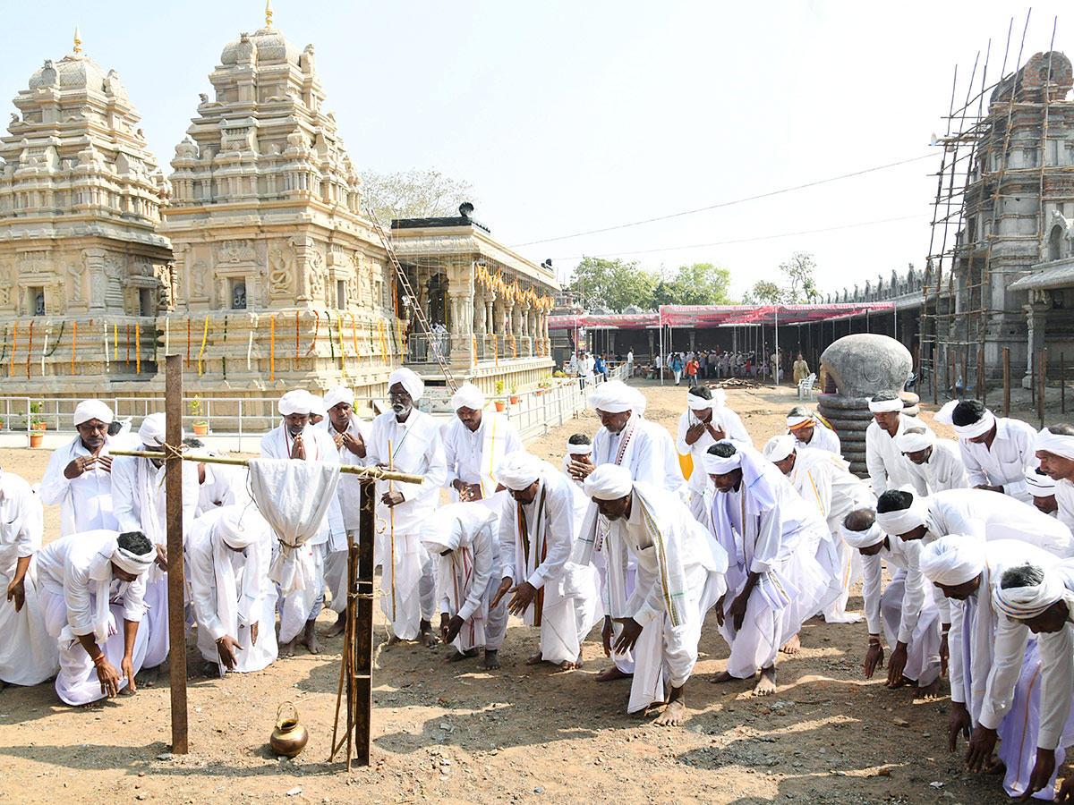 Nagoba_20Jatara_20Concludes_20In_20Telangana_3.jpg 3