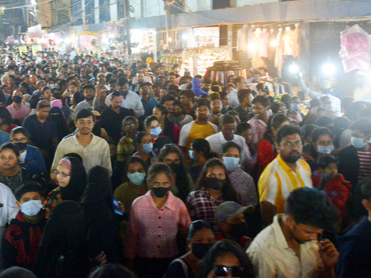 Nampally_20Exhibition_20Drawing_20Heavy_20Crowd_20Photos_12.jpg 12